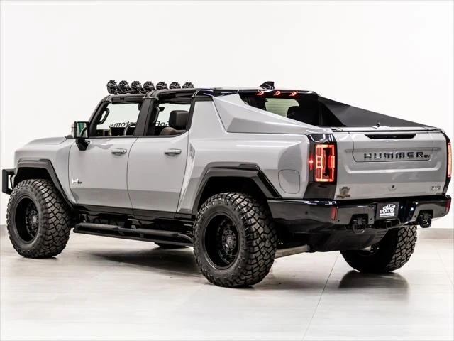 2025 GMC Hummer EV - Image 27 of 31