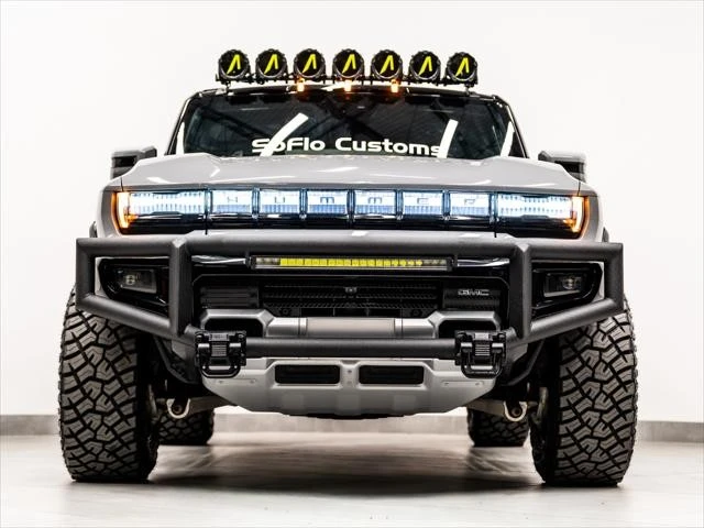 2025 GMC Hummer EV - Image 8 of 31