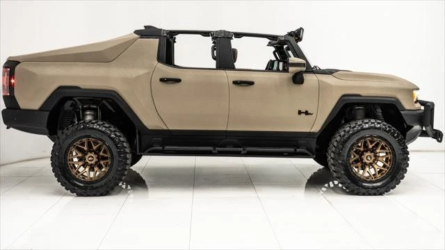 2025 GMC Hummer EV - Image 7 of 21