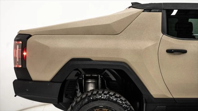 2025 GMC Hummer EV - Image 8 of 21