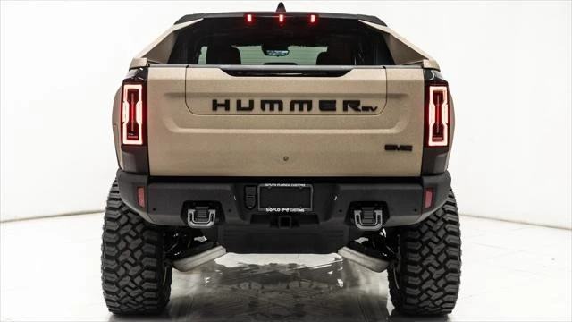 2025 GMC Hummer EV - Image 11 of 21