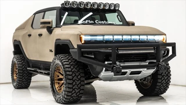 2025 GMC Hummer EV - Image 4 of 21