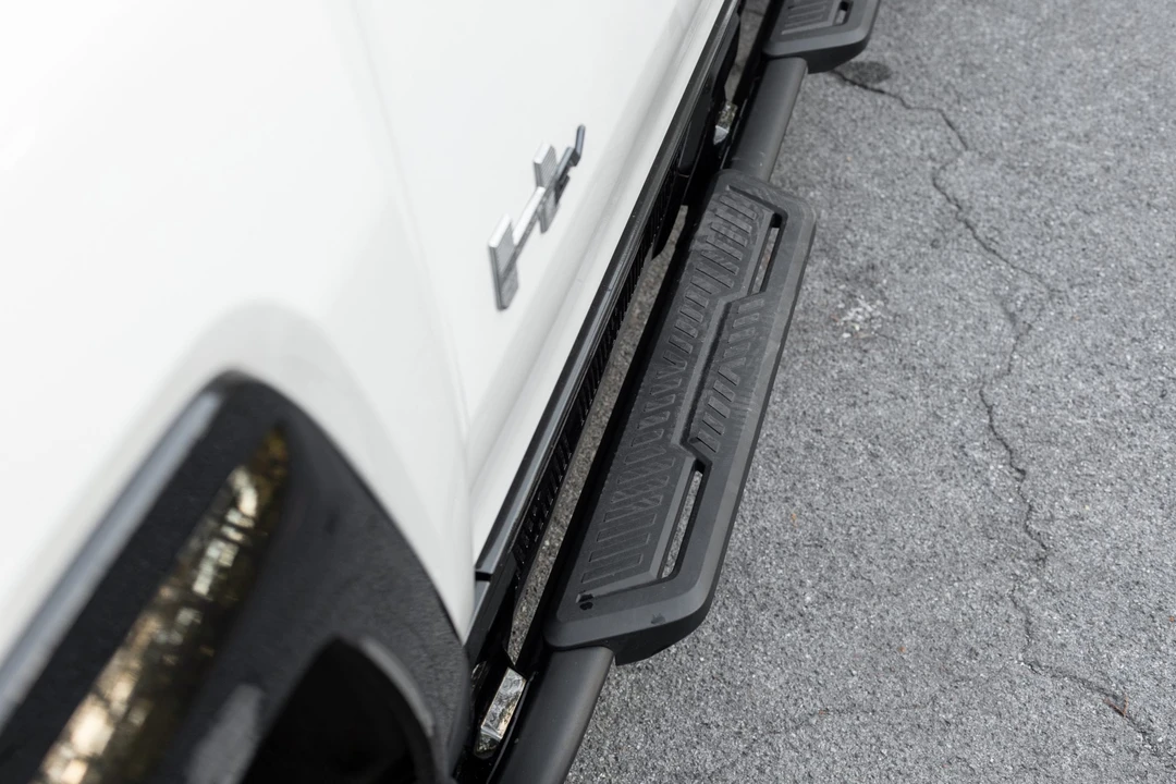 2025 GMC Hummer EV - Image 25 of 31