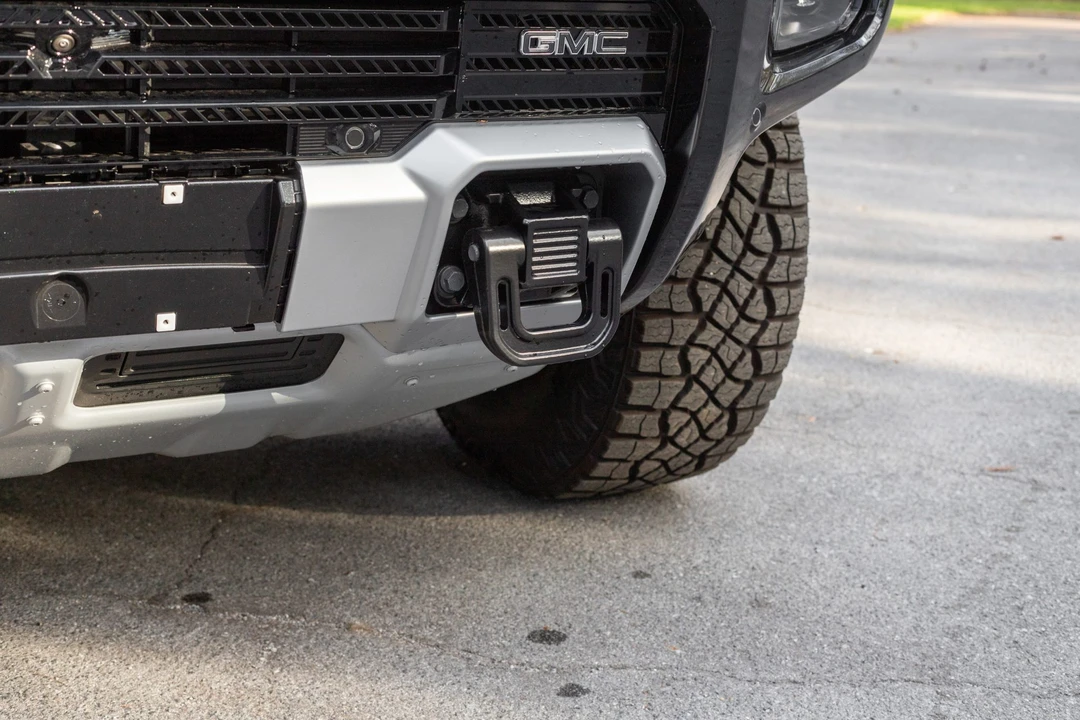 2025 GMC Hummer EV - Image 22 of 31