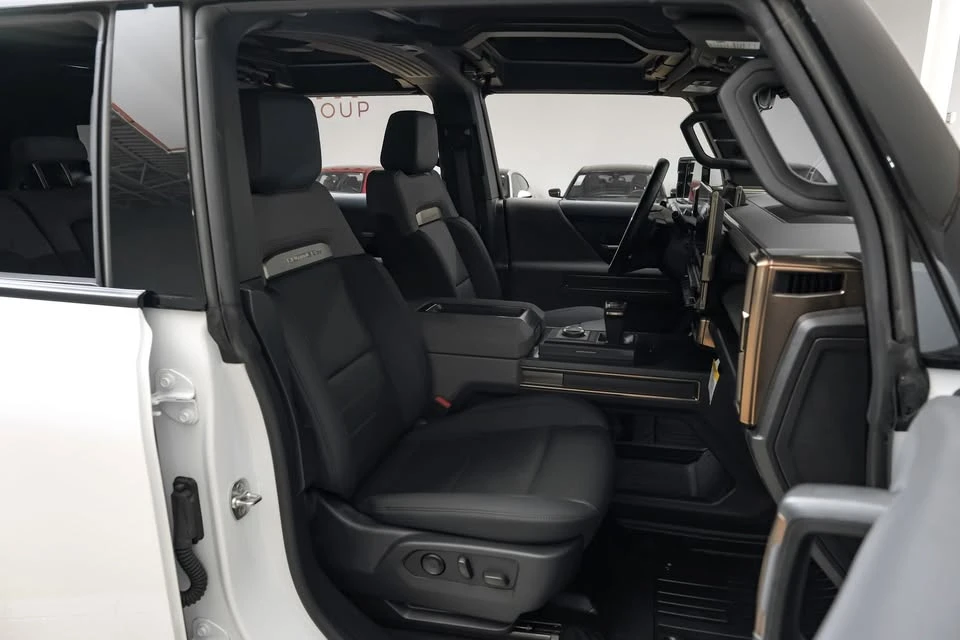 2025 GMC Hummer EV - Image 4 of 20