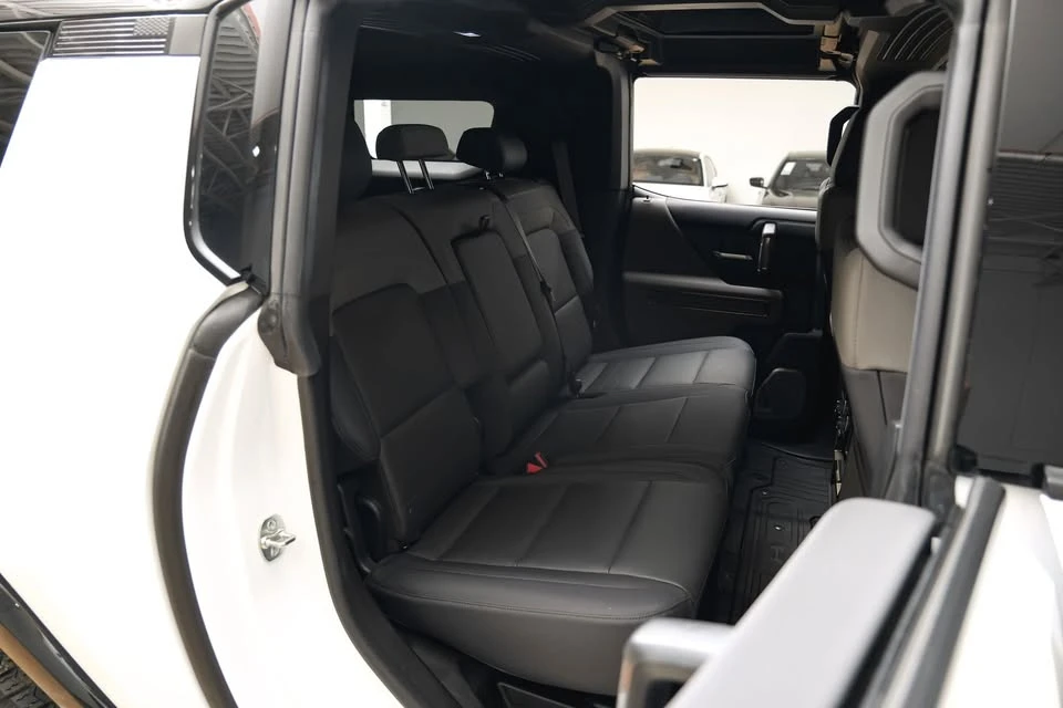 2025 GMC Hummer EV - Image 12 of 20