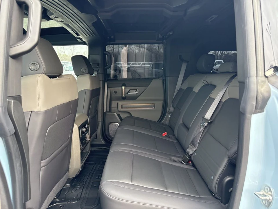 2025 GMC Hummer EV - Image 12 of 21