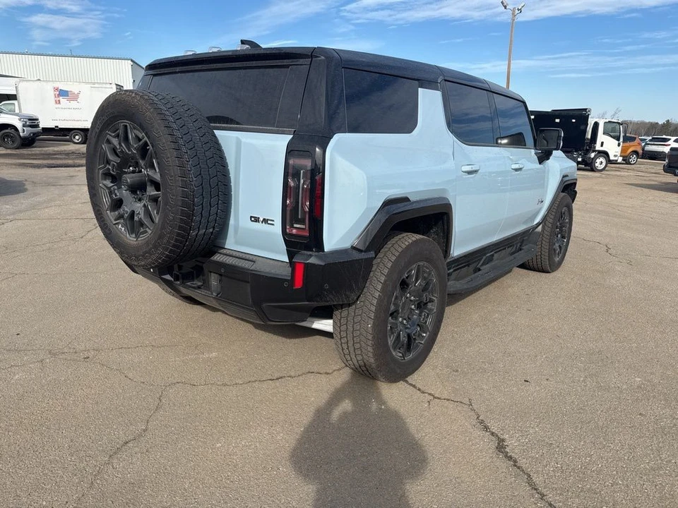 2025 GMC Hummer EV - Image 3 of 8