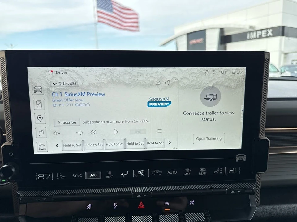 2025 GMC Hummer EV - Image 19 of 21