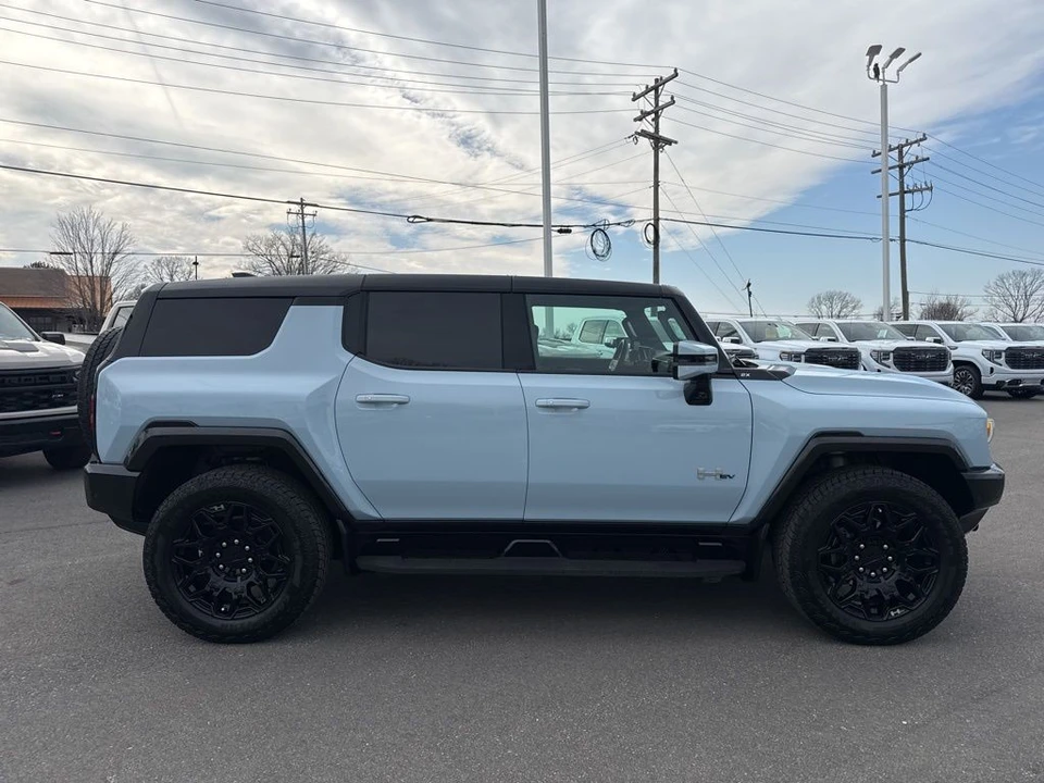2025 GMC Hummer EV - Image 6 of 21