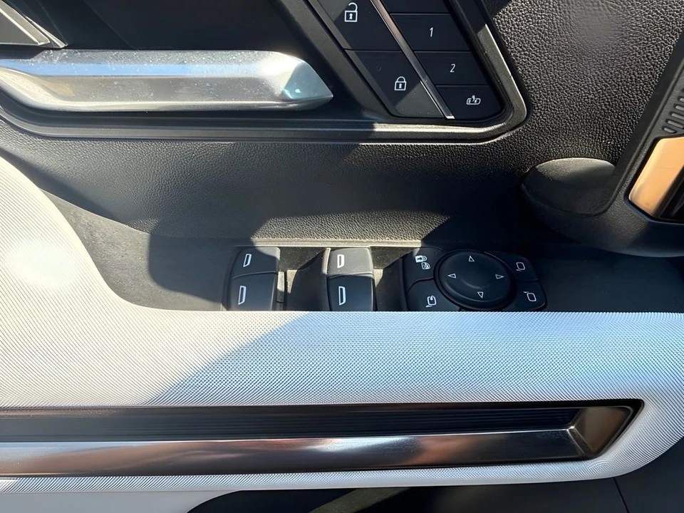 2025 GMC Hummer EV - Image 31 of 31