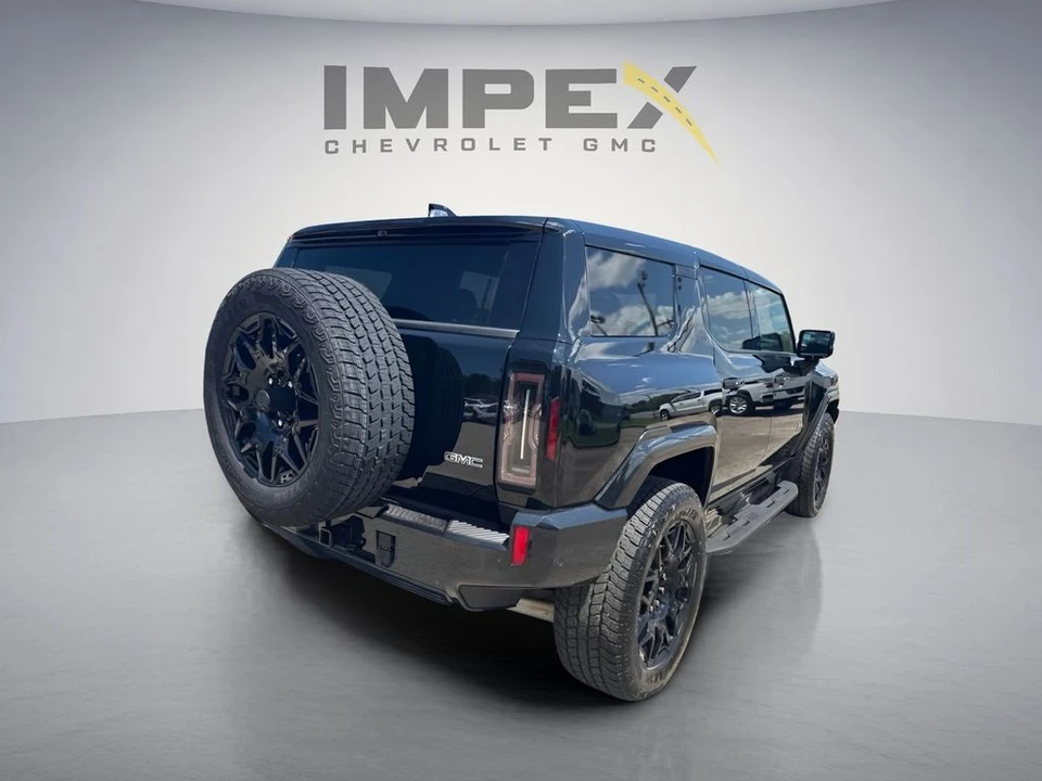 2025 GMC Hummer EV - Image 6 of 31