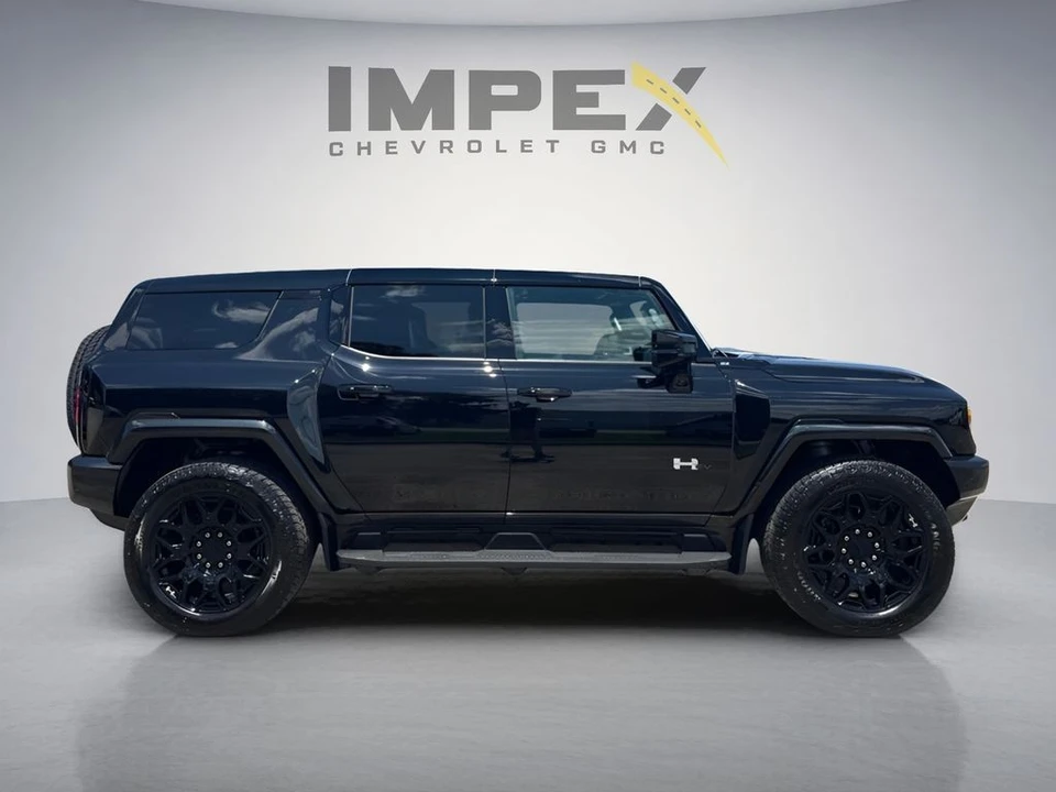 2025 GMC Hummer EV - Image 7 of 31