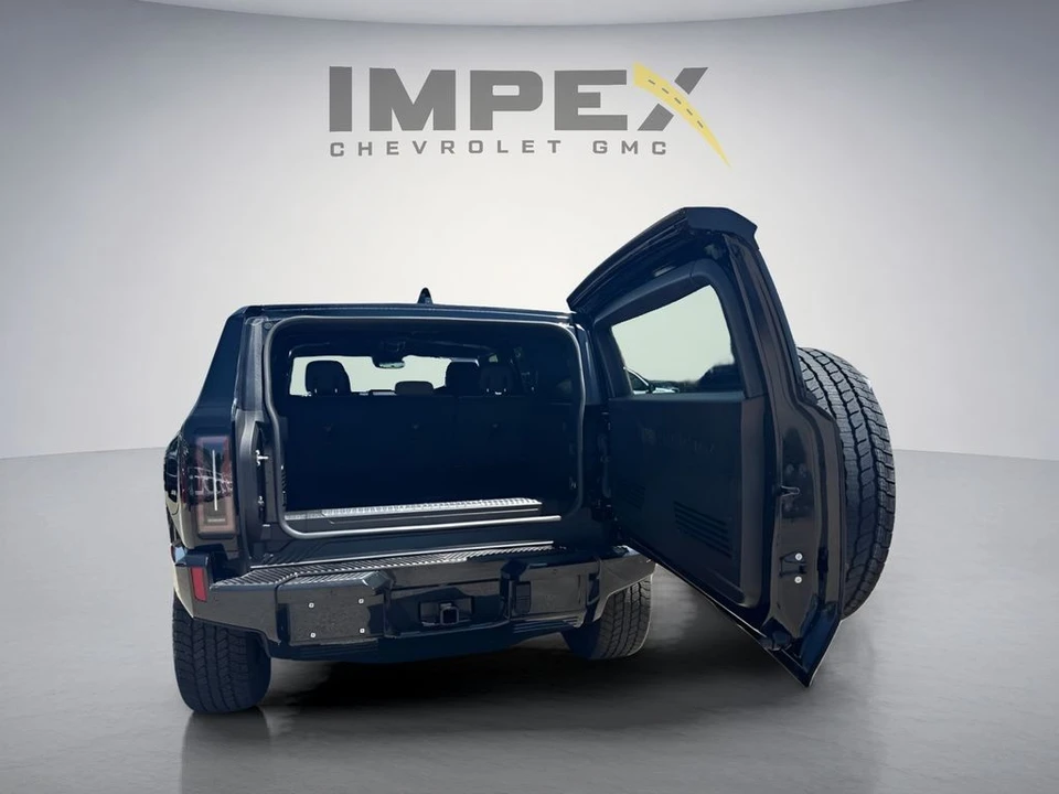 2025 GMC Hummer EV - Image 5 of 31
