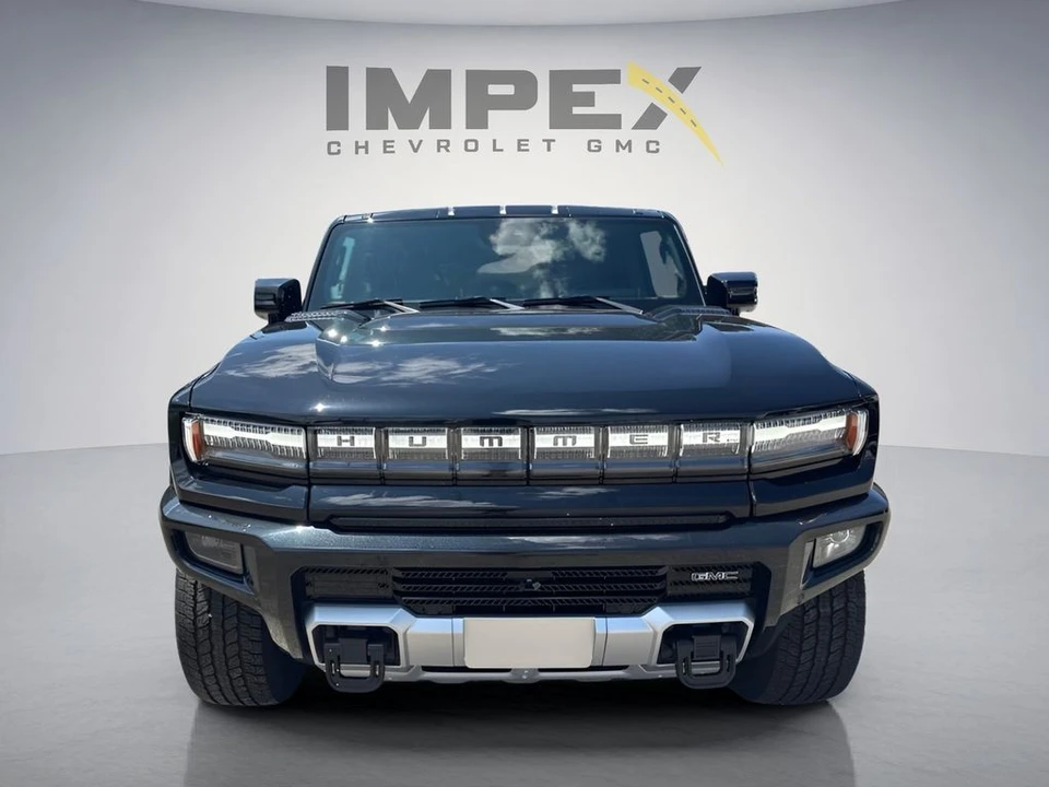 2025 GMC Hummer EV - Image 9 of 31