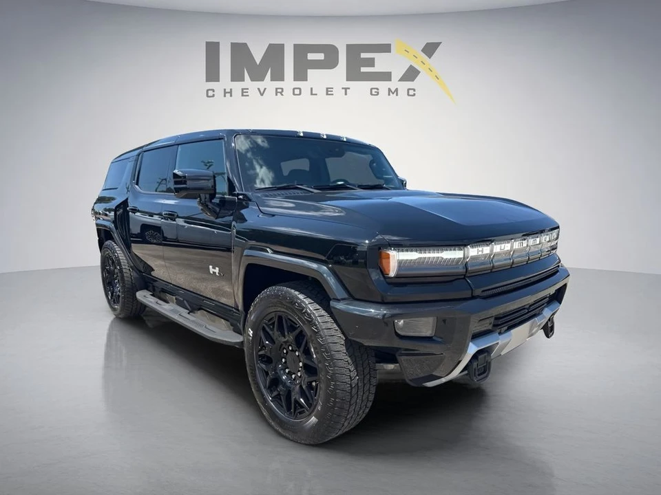 2025 GMC Hummer EV - Image 8 of 31