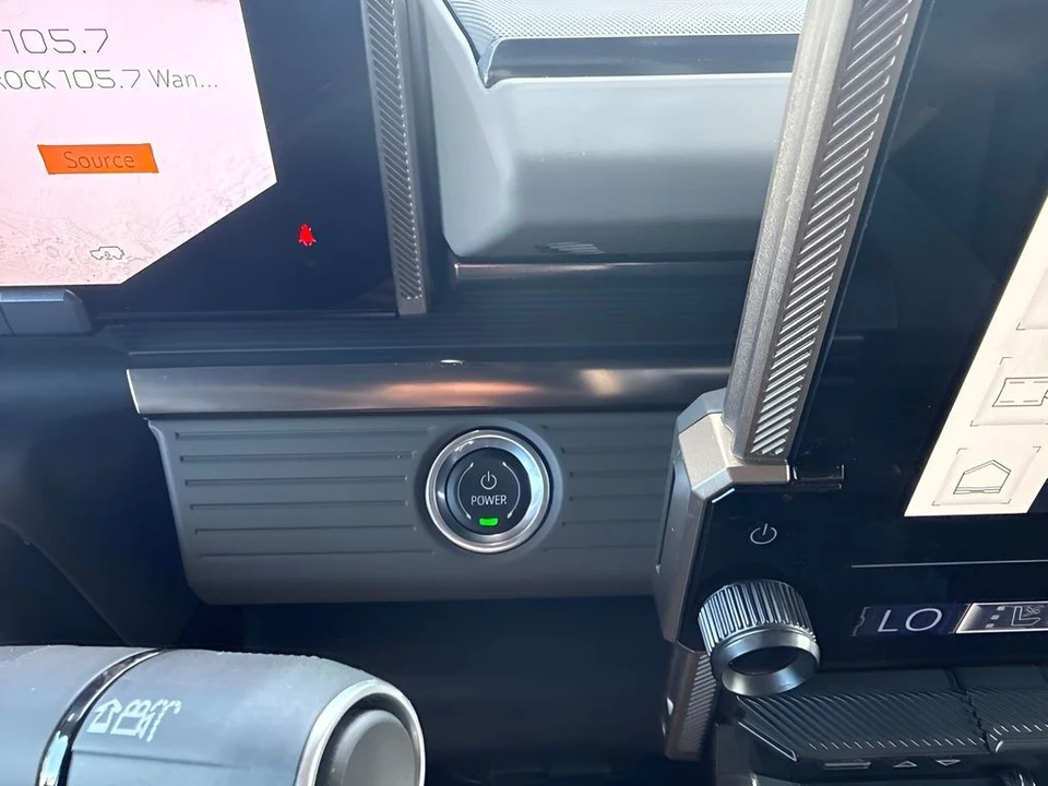 2025 GMC Hummer EV - Image 24 of 31