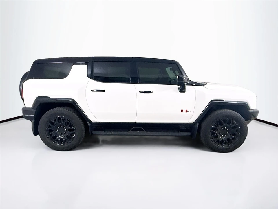 2025 GMC Hummer EV - Image 14 of 19