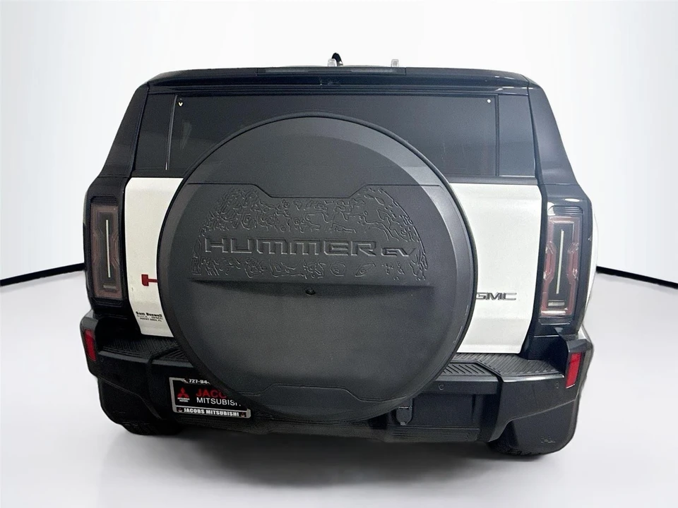2025 GMC Hummer EV - Image 10 of 19