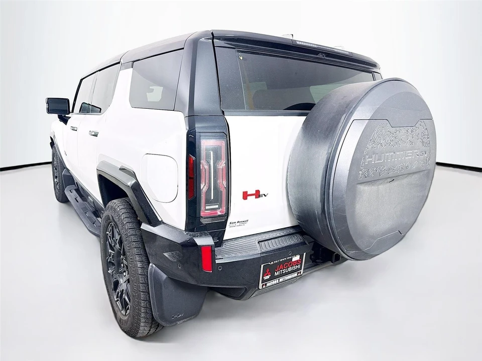 2025 GMC Hummer EV - Image 12 of 19