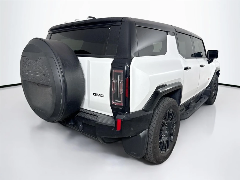 2025 GMC Hummer EV - Image 17 of 19
