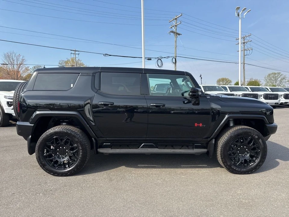 2025 GMC Hummer EV - Image 6 of 21