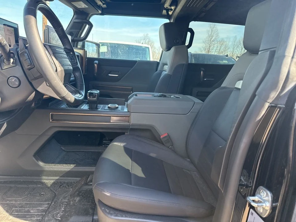 2025 GMC Hummer EV - Image 5 of 7