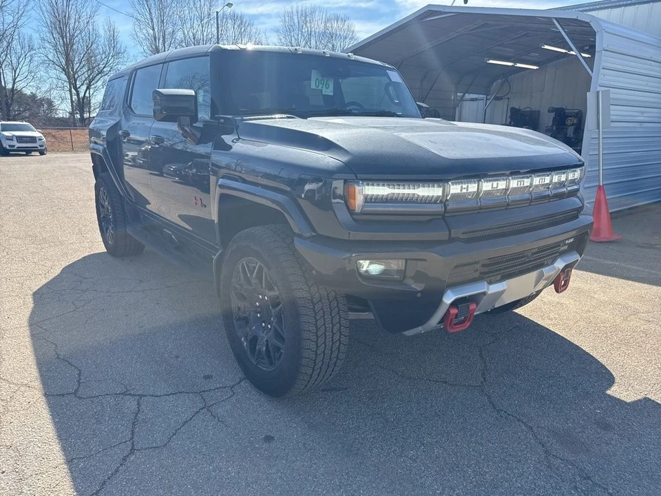 2025 GMC Hummer EV - Image 4 of 7