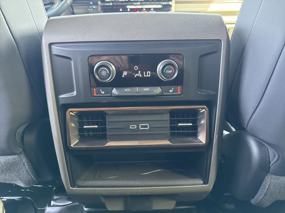 2025 GMC Hummer EV - Image 13 of 21