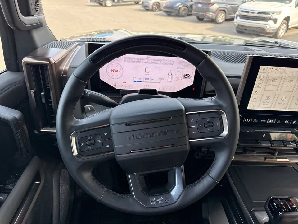 2025 GMC Hummer EV - Image 15 of 21