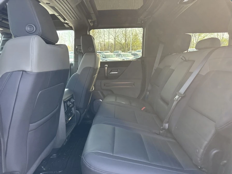 2025 GMC Hummer EV - Image 12 of 21