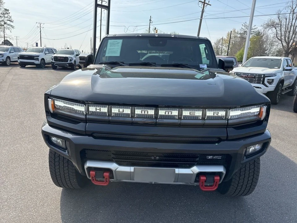 2025 GMC Hummer EV - Image 8 of 21