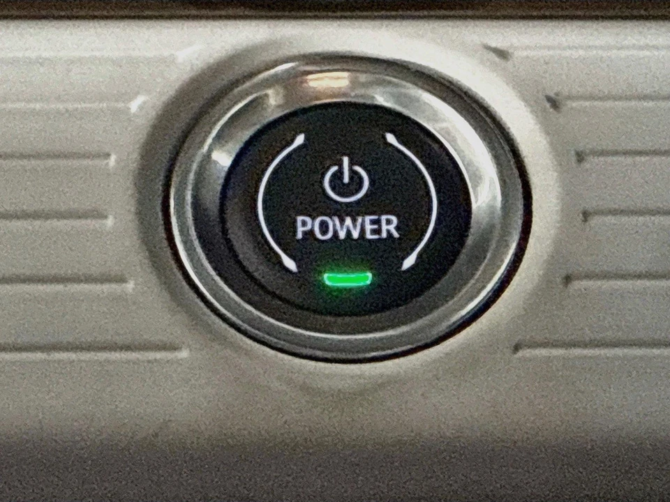 2025 GMC Hummer EV - Image 19 of 23