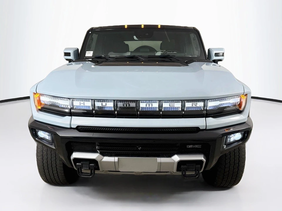 2025 GMC Hummer EV - Image 10 of 25