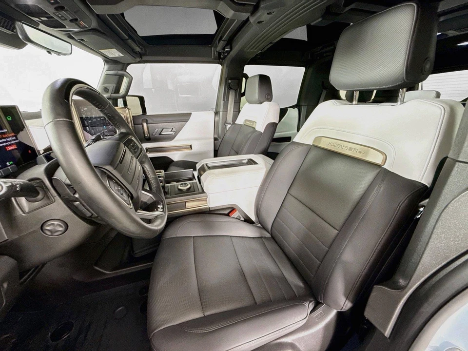2025 GMC Hummer EV - Image 8 of 23