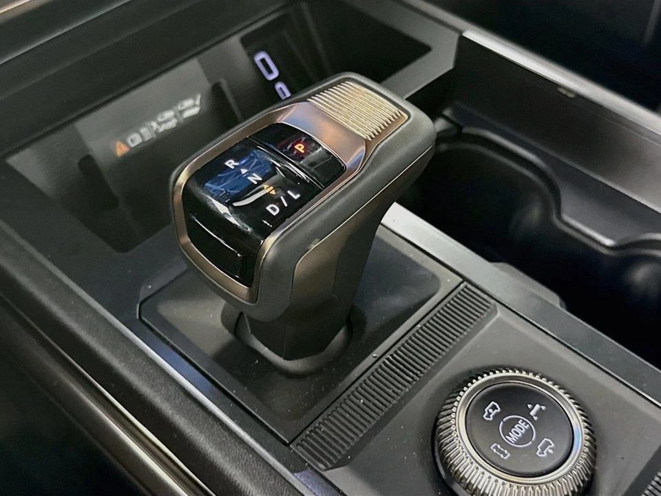 2025 GMC Hummer EV - Image 23 of 25