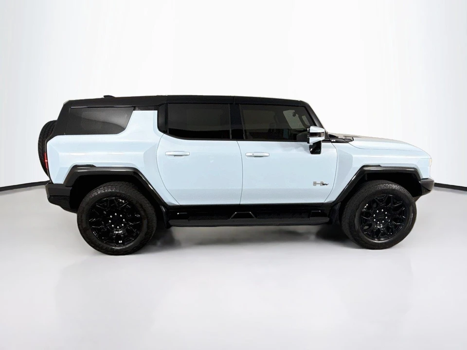2025 GMC Hummer EV - Image 7 of 31