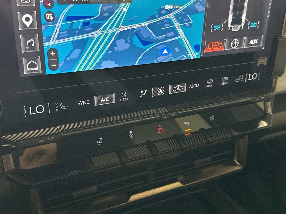 2025 GMC Hummer EV - Image 22 of 25