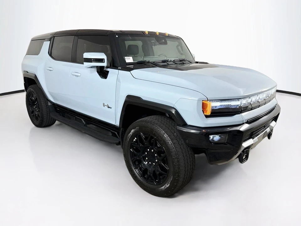 2025 GMC Hummer EV - Image 8 of 31