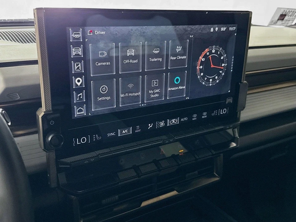 2025 GMC Hummer EV - Image 15 of 23