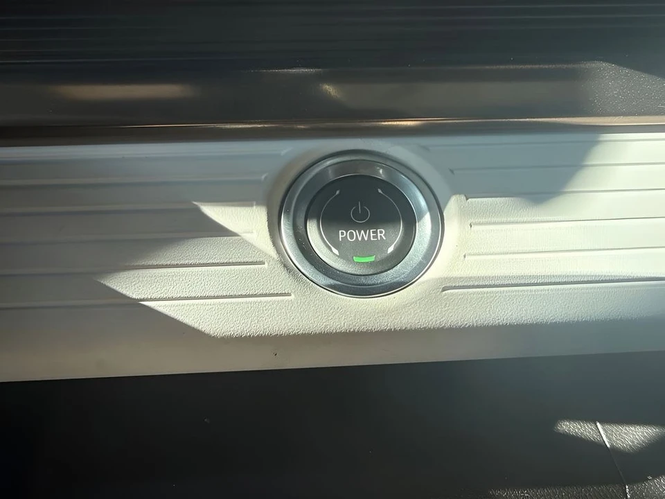 2025 GMC Hummer EV - Image 23 of 31