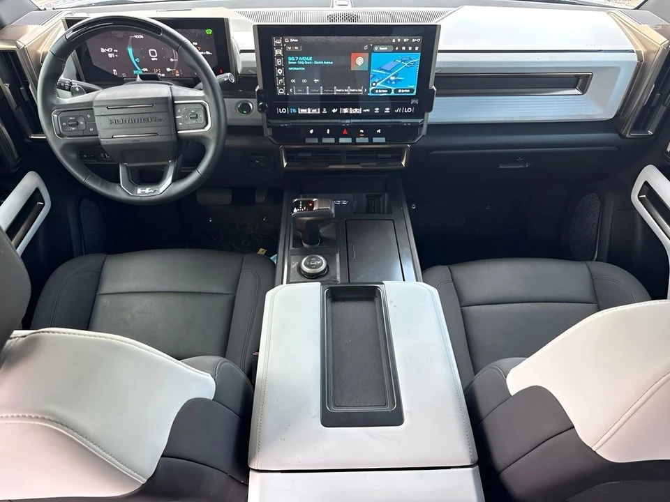 2025 GMC Hummer EV - Image 12 of 17