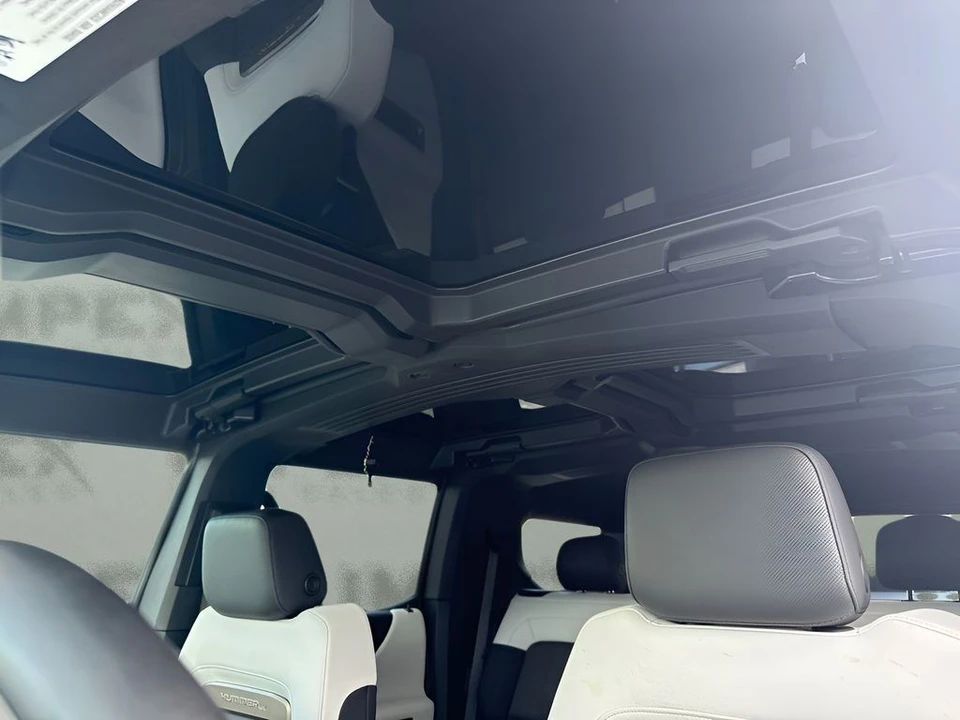 2025 GMC Hummer EV - Image 13 of 17