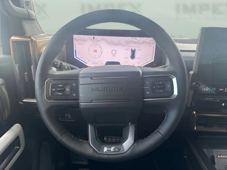 2025 GMC Hummer EV - Image 17 of 31