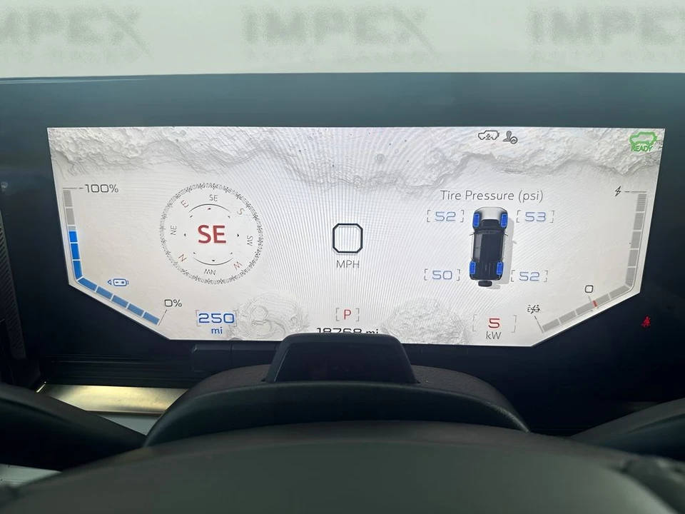 2025 GMC Hummer EV - Image 27 of 31