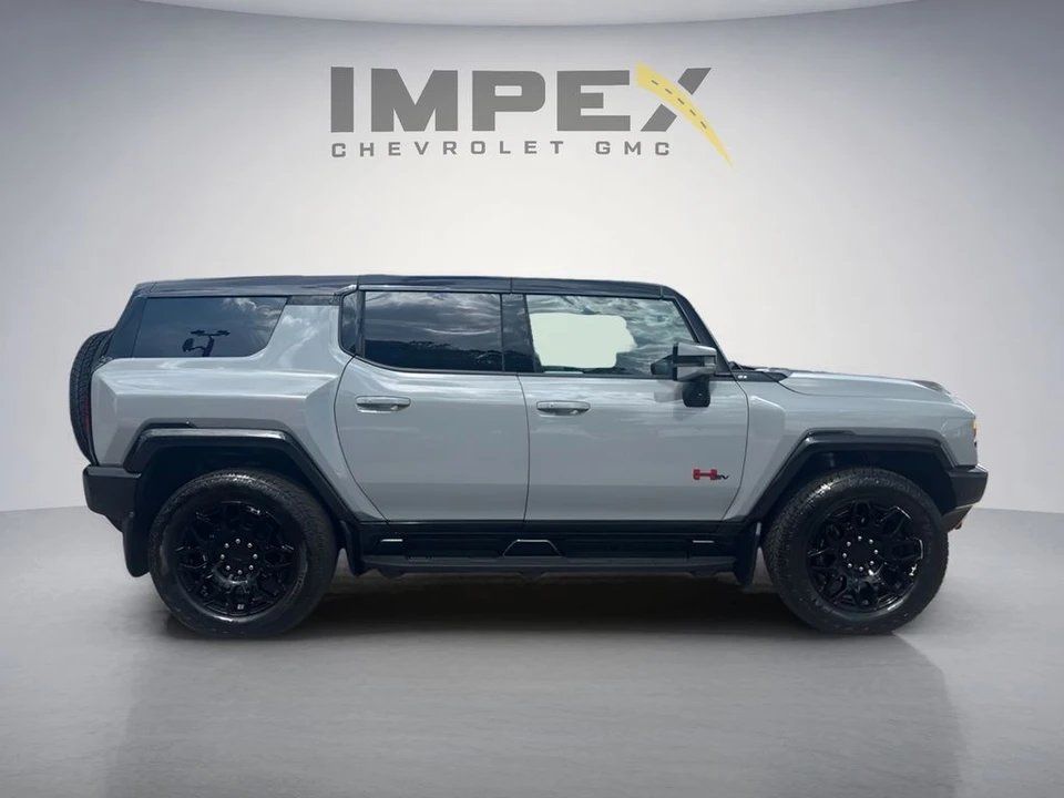 2025 GMC Hummer EV - Image 6 of 31