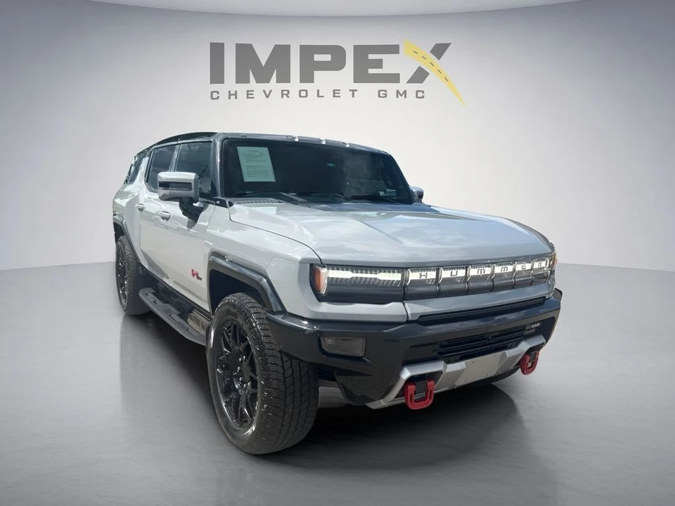 2025 GMC Hummer EV - Image 7 of 31