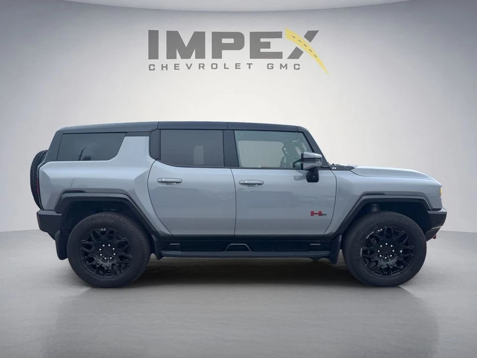 2025 GMC Hummer EV - Image 6 of 15