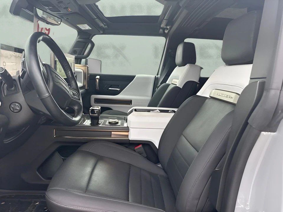 2025 GMC Hummer EV - Image 12 of 15