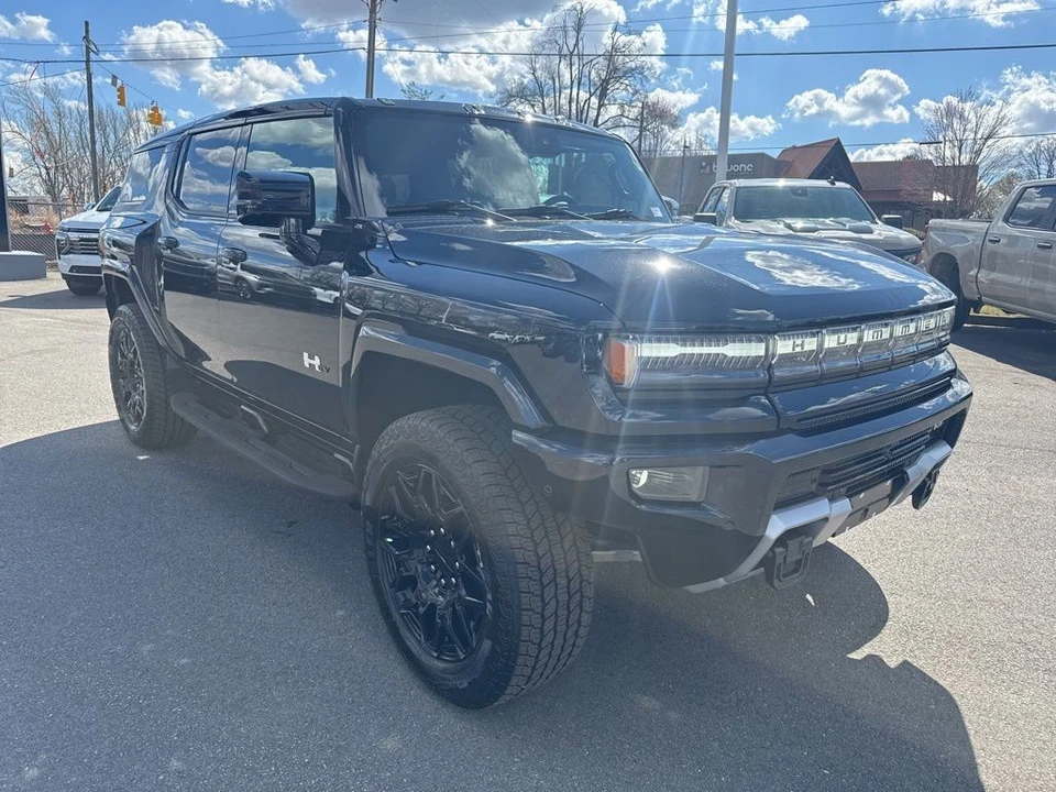 2025 GMC Hummer EV - Image 7 of 12